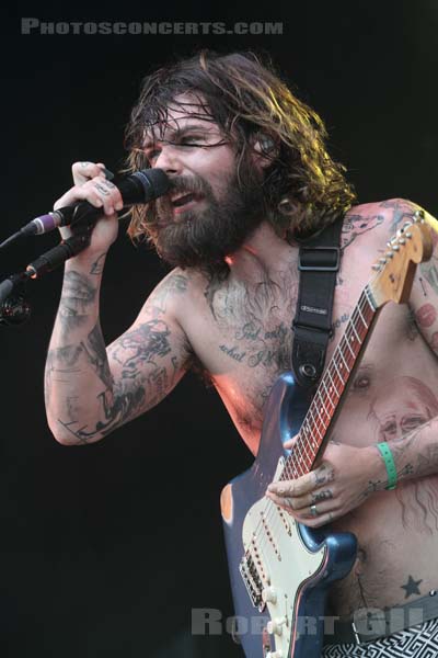 BIFFY CLYRO - 2014-07-06 - BELFORT - Presqu'ile du Malsaucy - Simon Alexander Neil